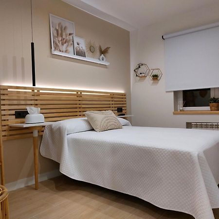 Pension Cabezas Oviedo Esterno foto